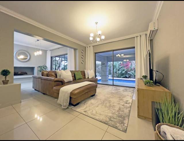 3 BEDROOM HOUSE FOR SALE IN FEATHERBROOKE ESTATE